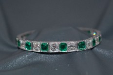 Vintage Certified Colombian Emerald Diamond Bracelet Platinum White Gold 1990s