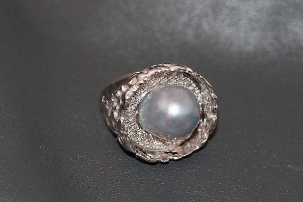 White gold ring