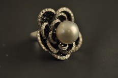 White gold ring