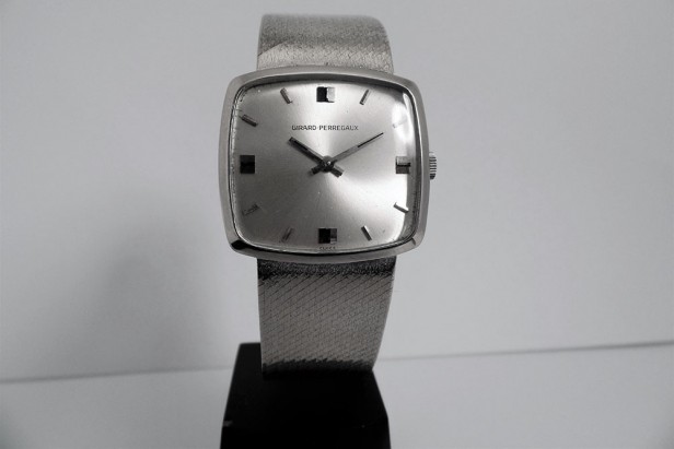 White gold wristwatch